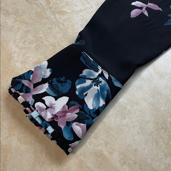 White House Black Market Blouse 4 Floral Tie Neck Women’s Black Blue Long Sleeve - Picture 6 of 12